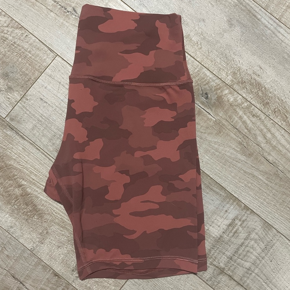 LuluLemon Pink Camo Align BikeShorts